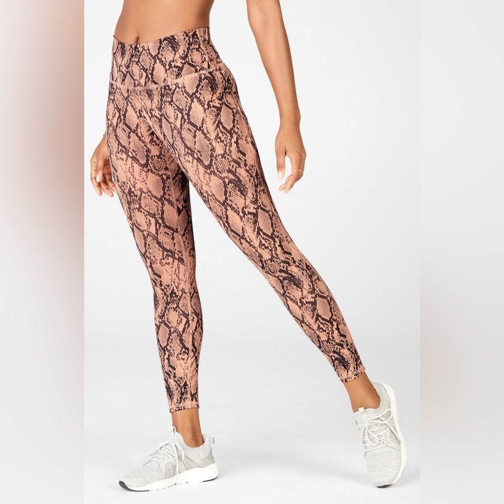 Fabletics Define PowerHold® High-Waisted Mocha Reptilia 7/8 Legging Size Small